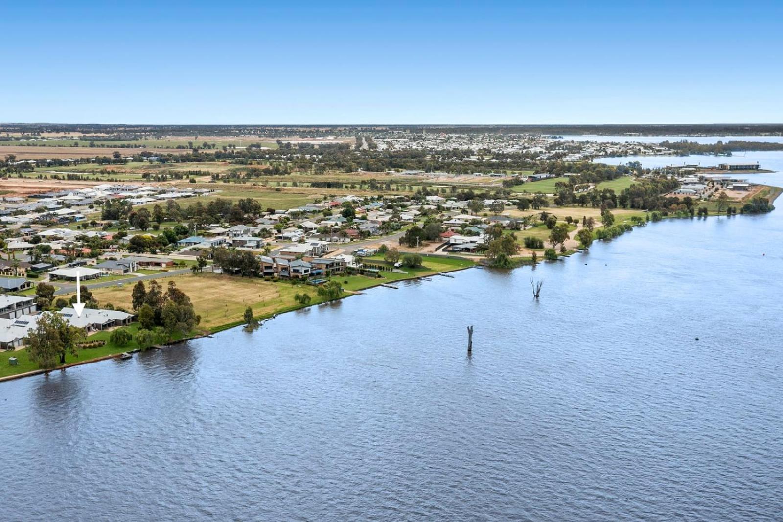 New - Adelphi On Luton Villa Yarrawonga Exterior photo